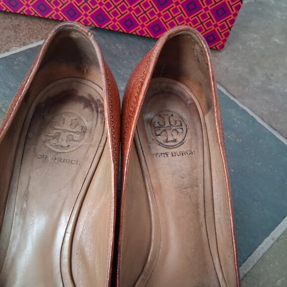 Tory Burch Wedge Pump Heel - Picture 7 of 7